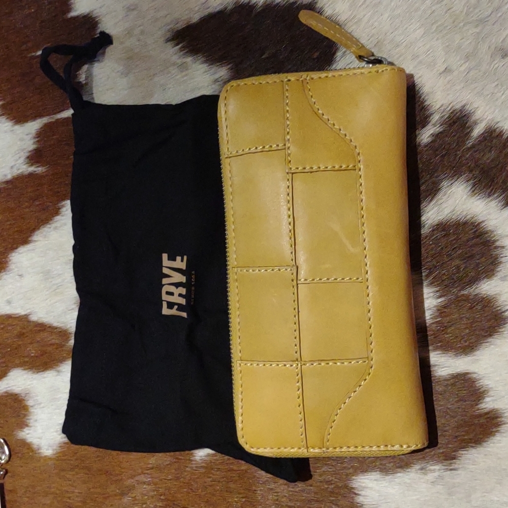Frye wallet NWT